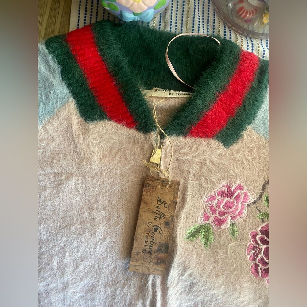 Selfie Couture Trendology Womens Sweater Sz S/M Colorblock Zípper Flowers NWT - Picture 15 of 17